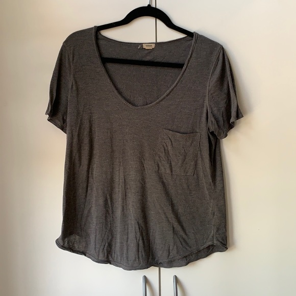 T-Shirt - Picture 1 of 2